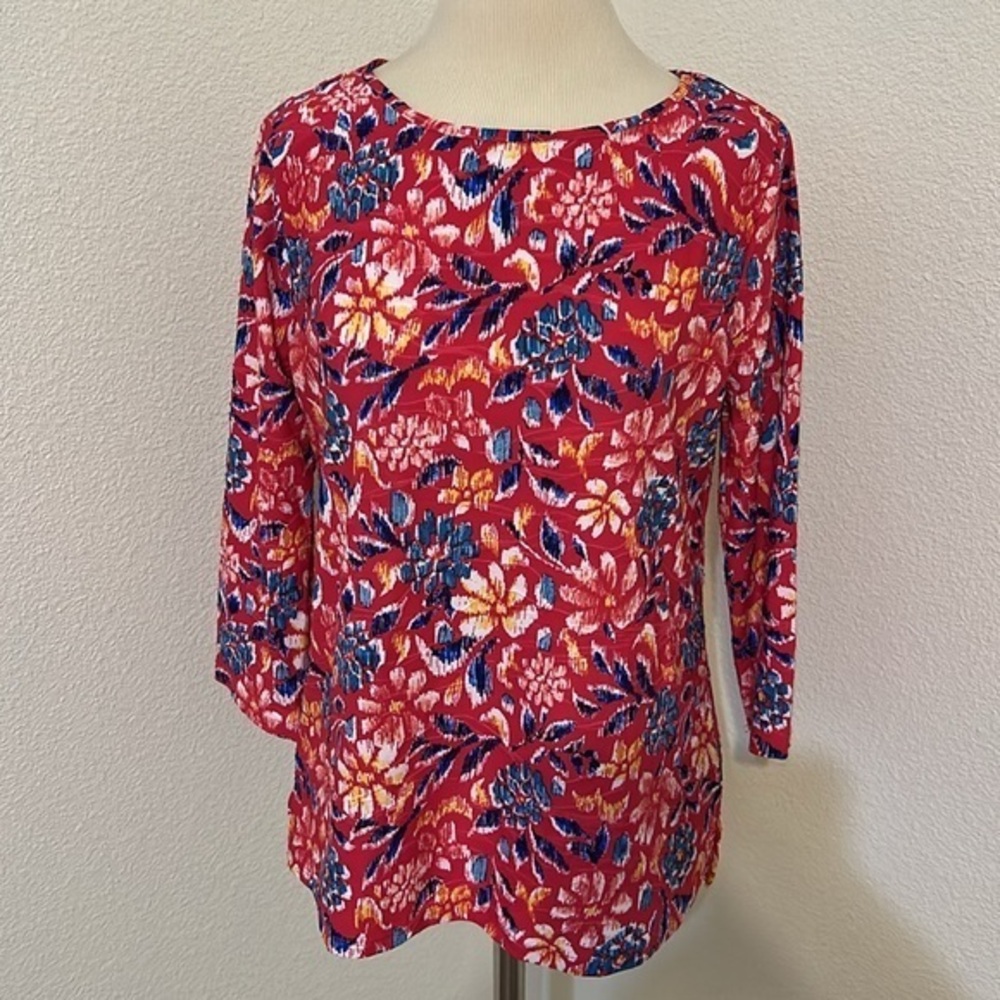 NWT Women's Floral Geranium Red Top